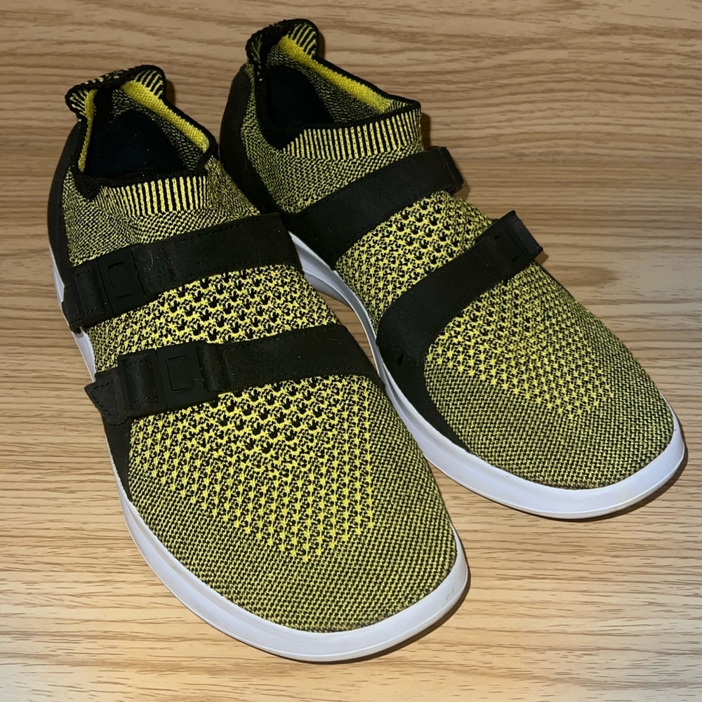 Nike Air Sock Racer Ultra Flyknit - Black and yellow